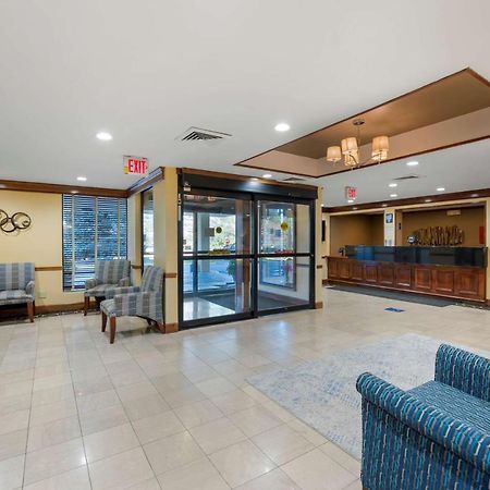 Best Western Louisville East Inn & Suites Екстериор снимка