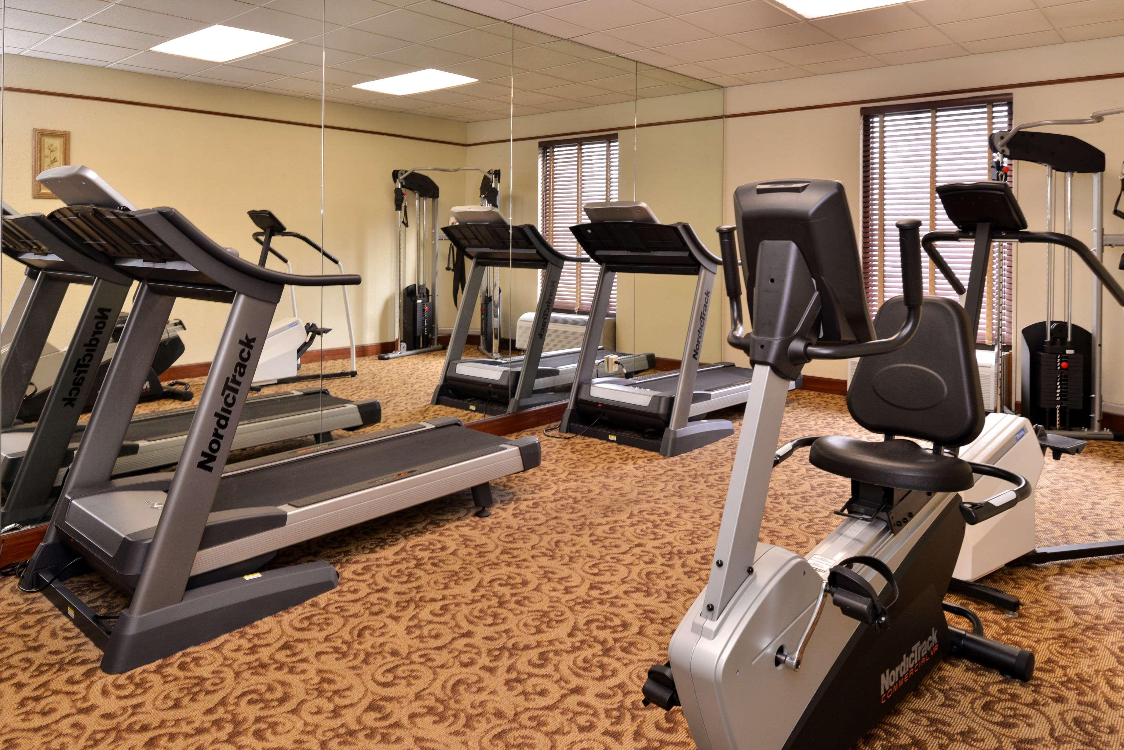 Best Western Louisville East Inn & Suites Екстериор снимка
