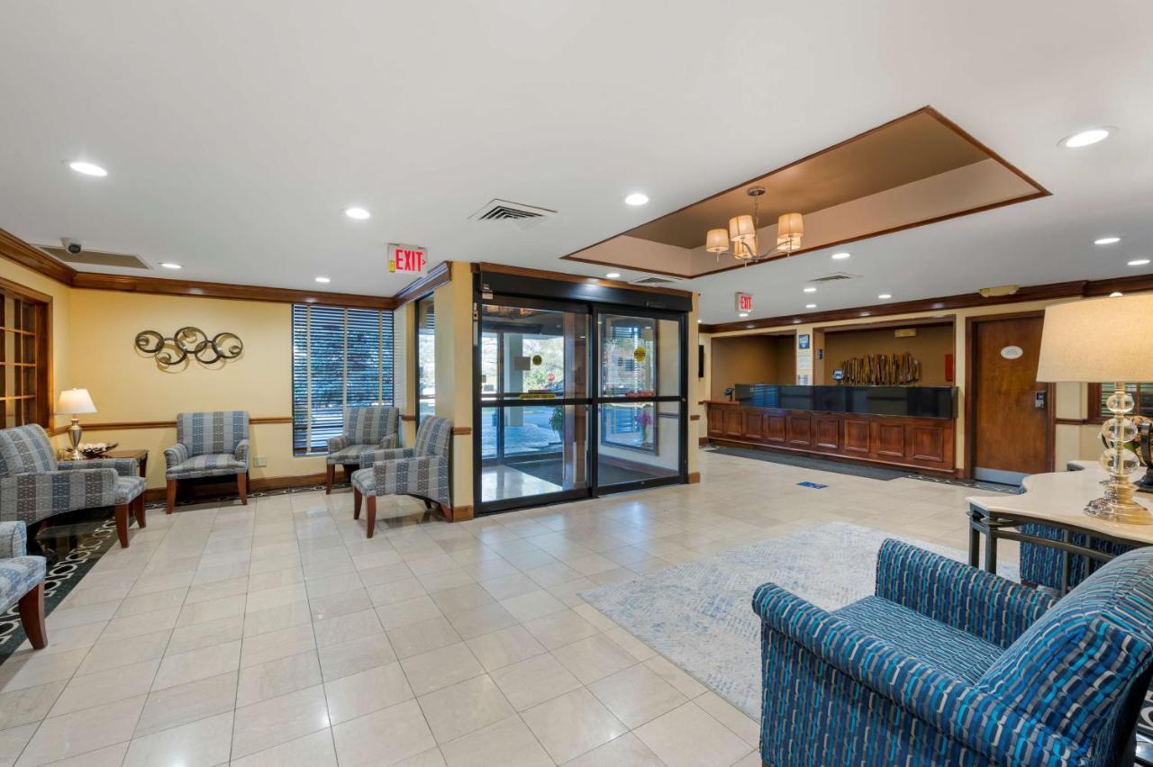 Best Western Louisville East Inn & Suites Екстериор снимка